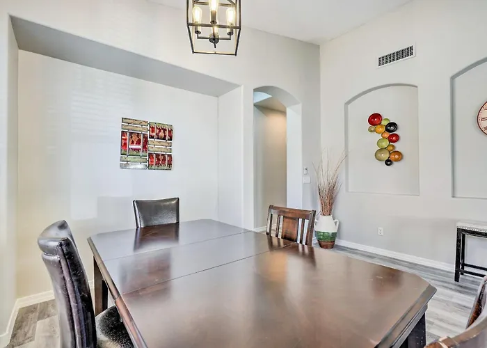 4 Mi To Peoria Sports Complex: Family W/ Pool Holiday home Glendale